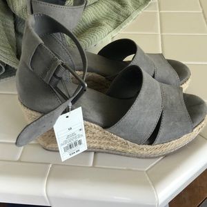 Grey Universal Thread Espadrille Wedges size 10